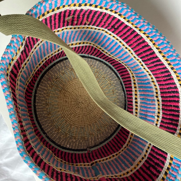 Multi Color Braided Utility Bag - Picture 4 of 7